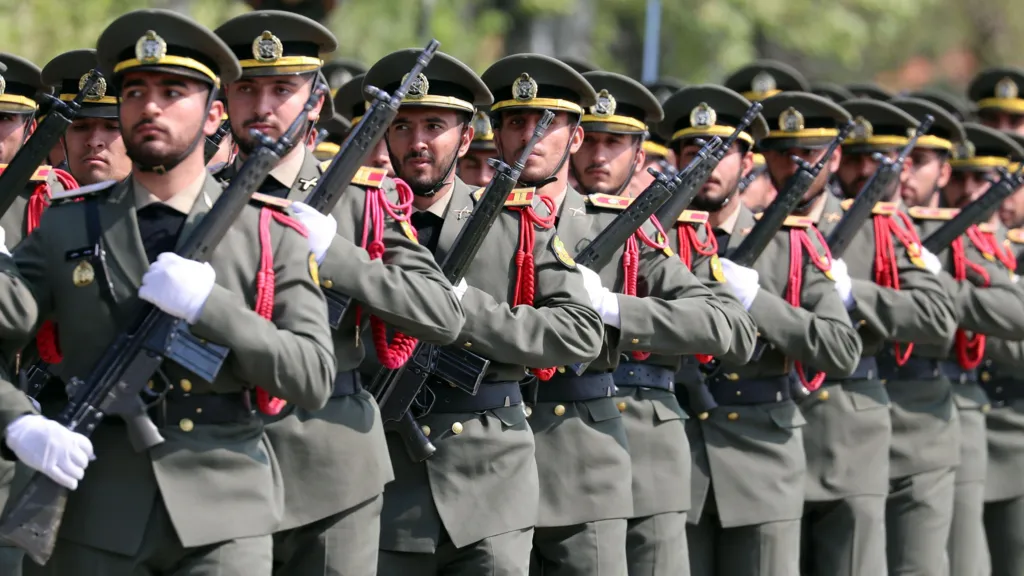 Kanadaja liston Gard&euml;n Revolucionare t&euml; Iranit si nj&euml; grup