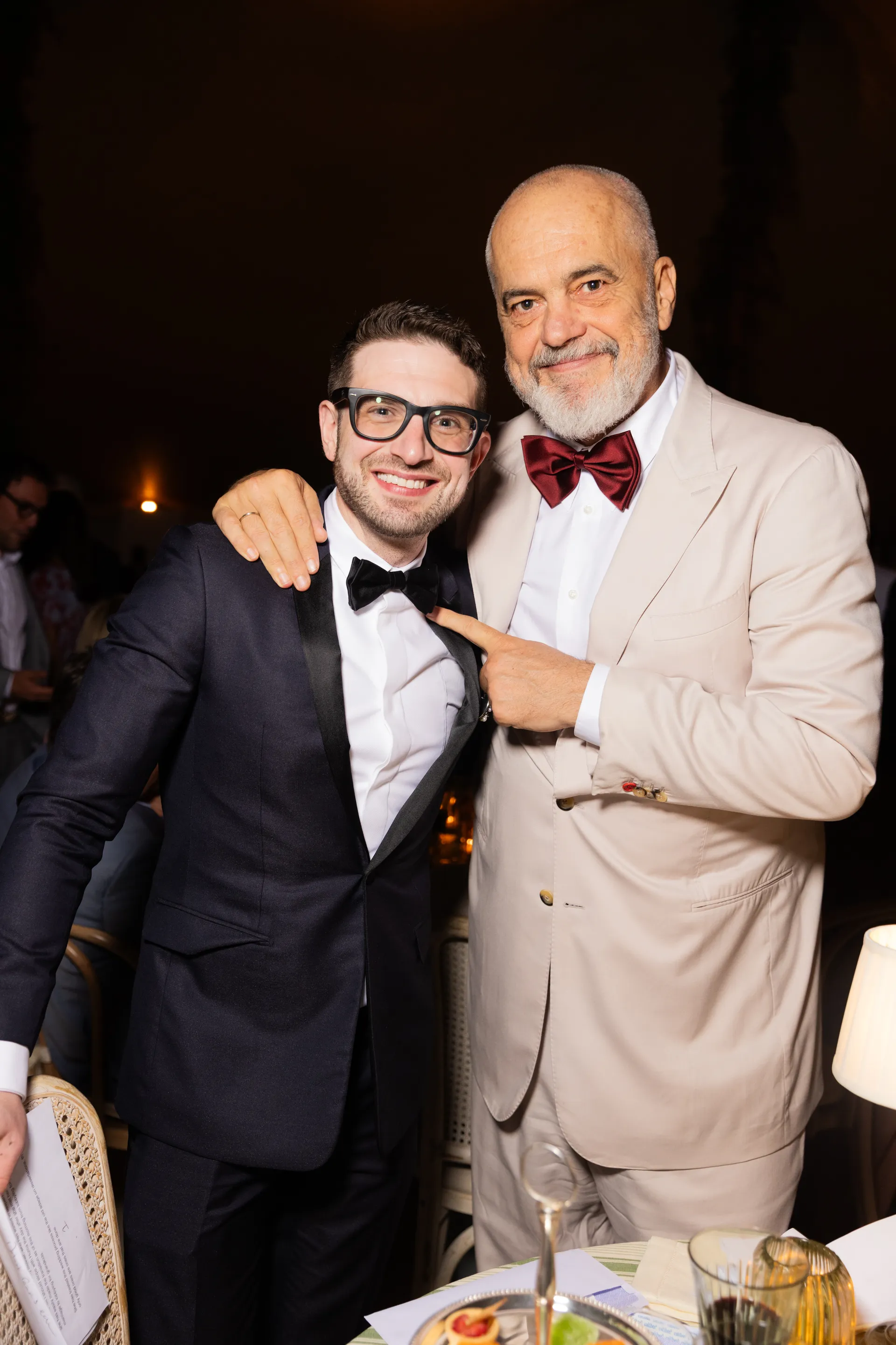 Dasma e Alex Soros dhe Huma Abedin/ Vogue ndan pamje nga ceremonia martesore,
