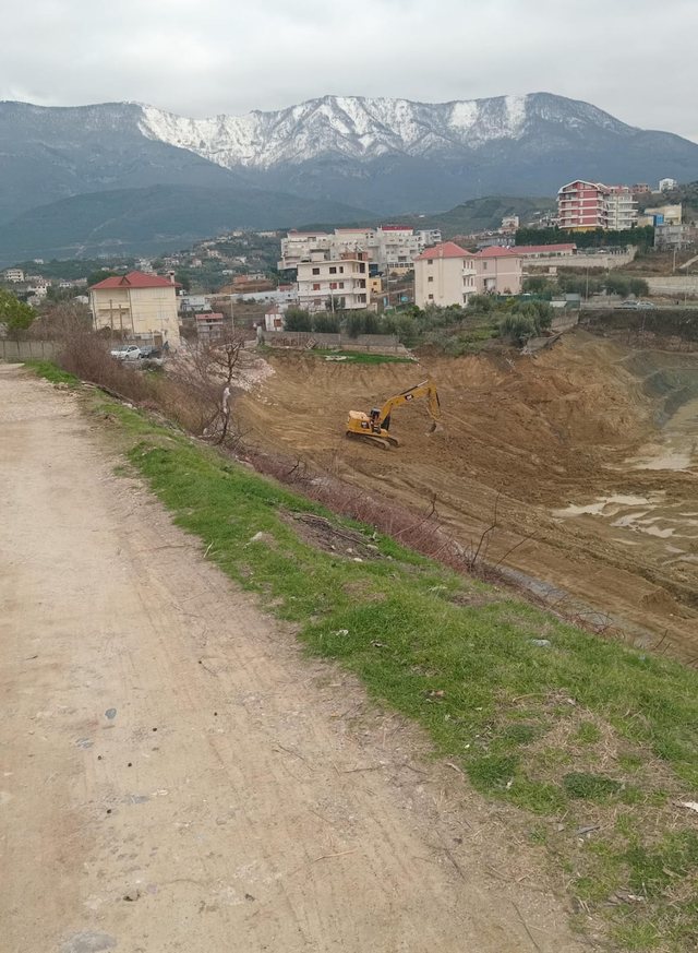 VIDEO+FOTO Kullat 30-katëshe të Bardhjusit dhe Erionit në Liqenin