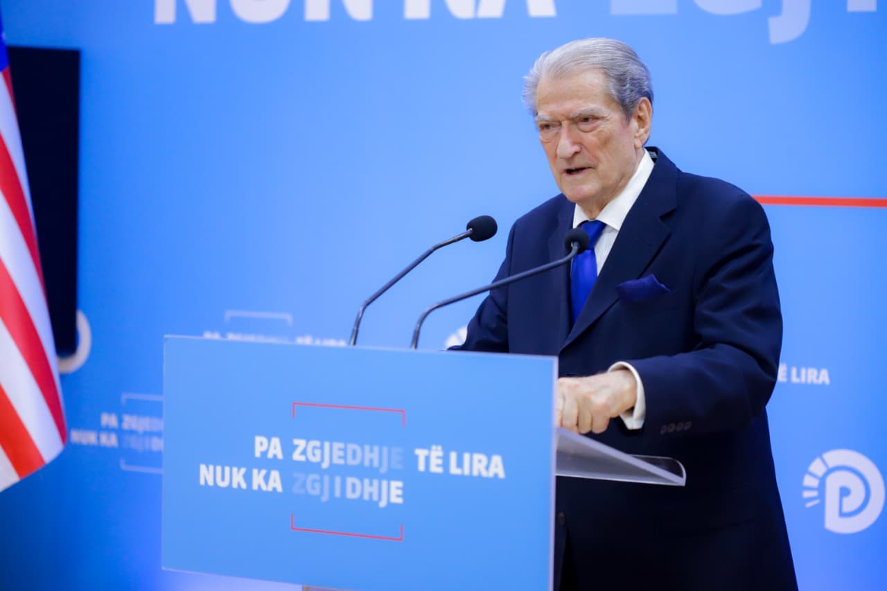 Skandali 97 milion&euml; euro me tunelin e Llogaras&euml;/ Berisha: U tha