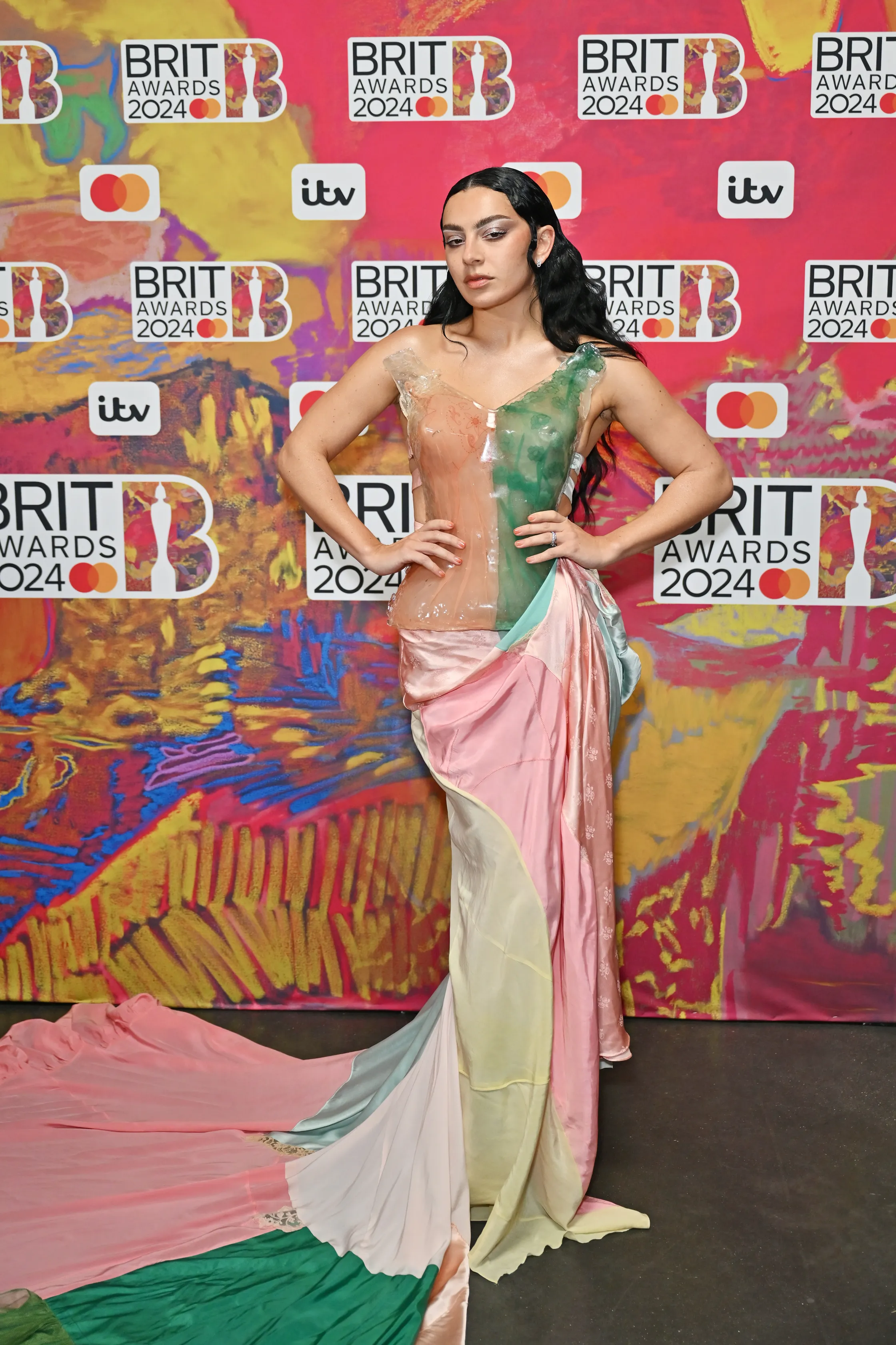 Ja si u veshën yjet në Brits Awards 2024