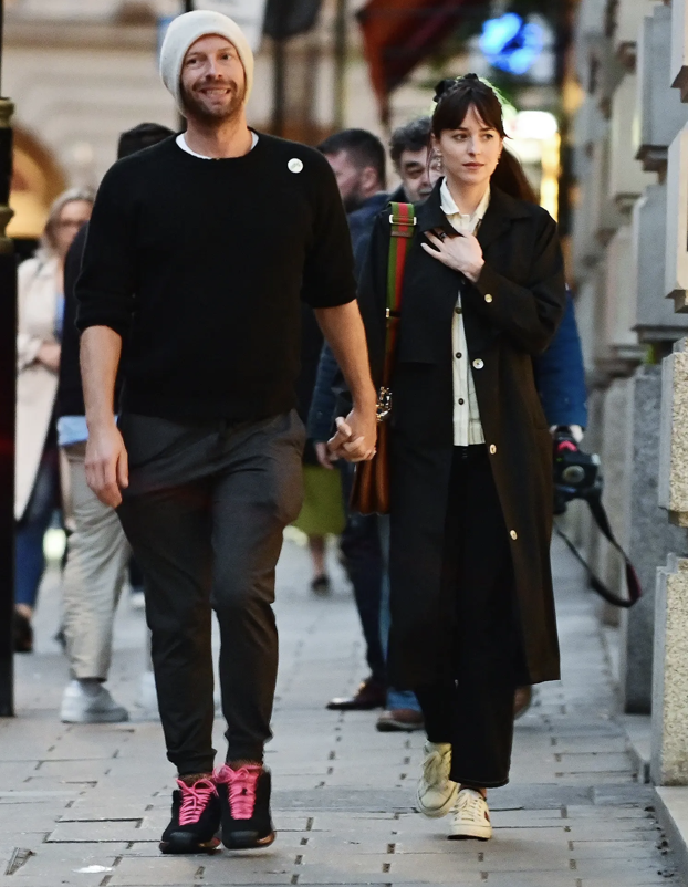 Fejohen Chris Martin dhe Dakota Johnson