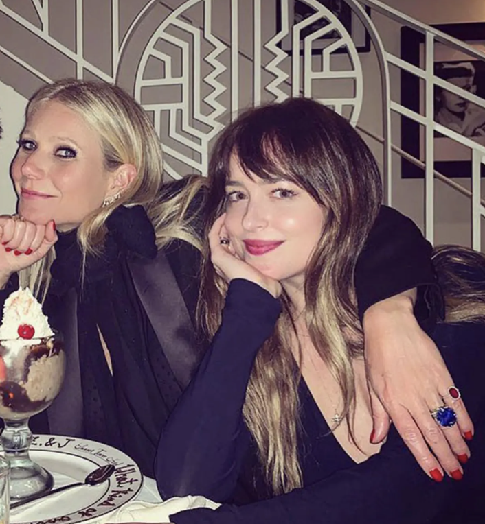 Fejohen Chris Martin dhe Dakota Johnson