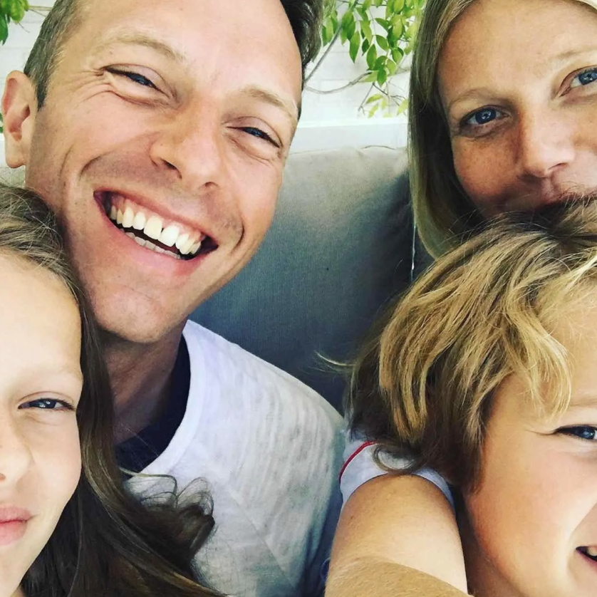 Fejohen Chris Martin dhe Dakota Johnson