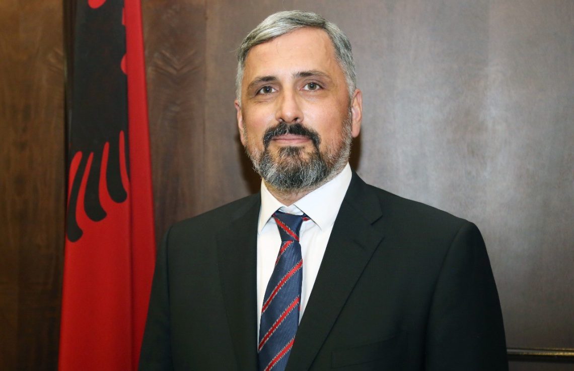 Lufta e pistë për Kushtetuesen dhe si po sulmohet gjyqtari Asim