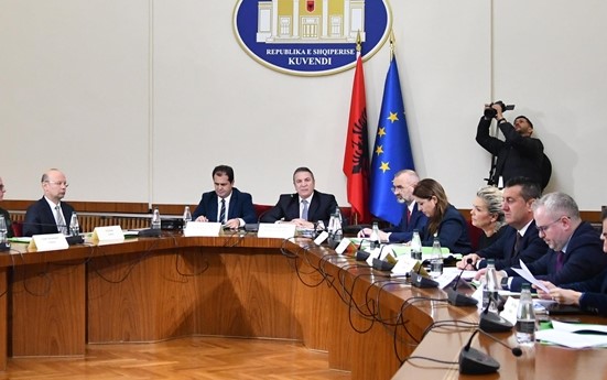 Mbr&euml;m&euml; n&euml; &ldquo;protest&euml;&rdquo; p&euml;r t&rsquo;i