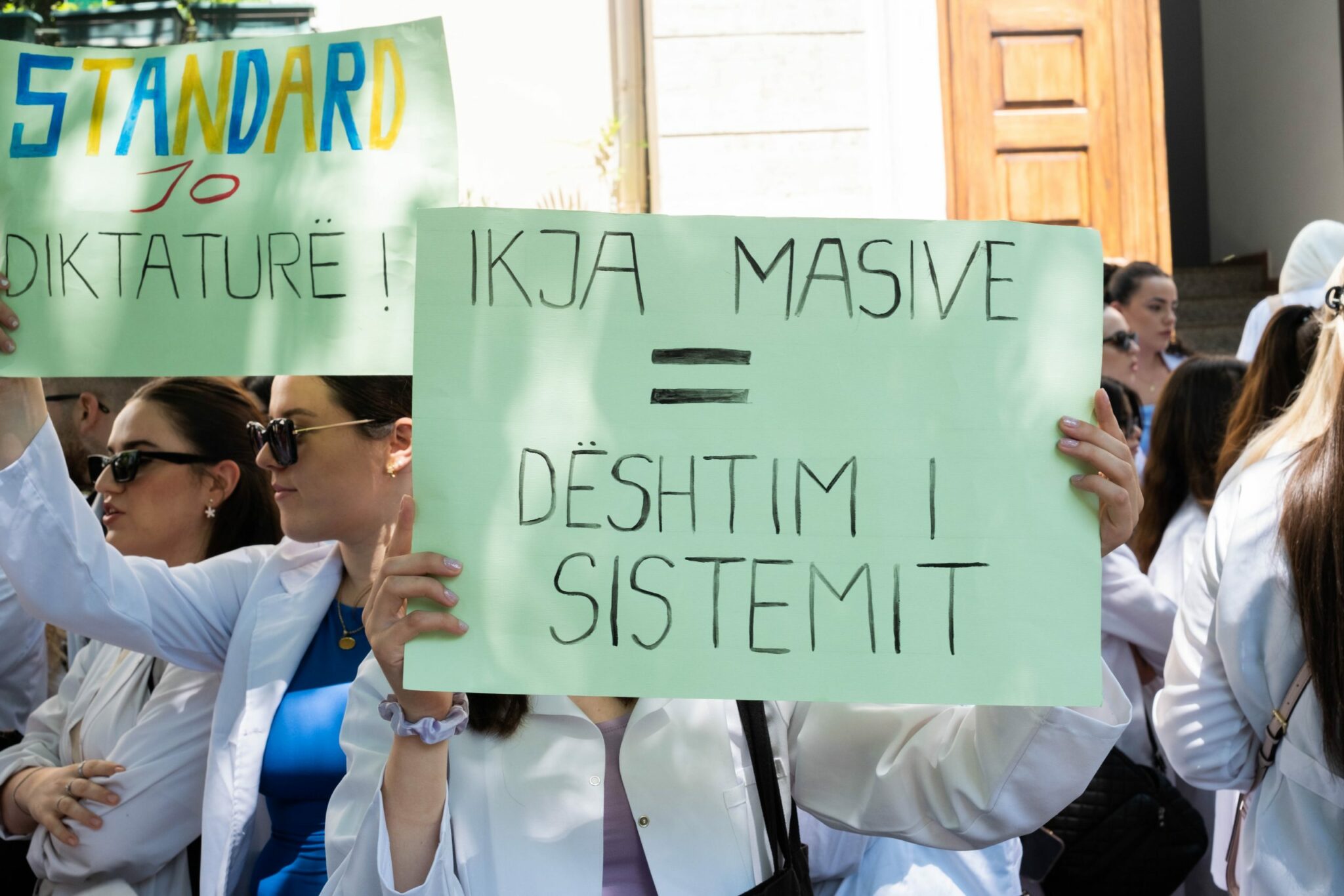 Ligji për diplomat e studentëve të mjekësisë, bie