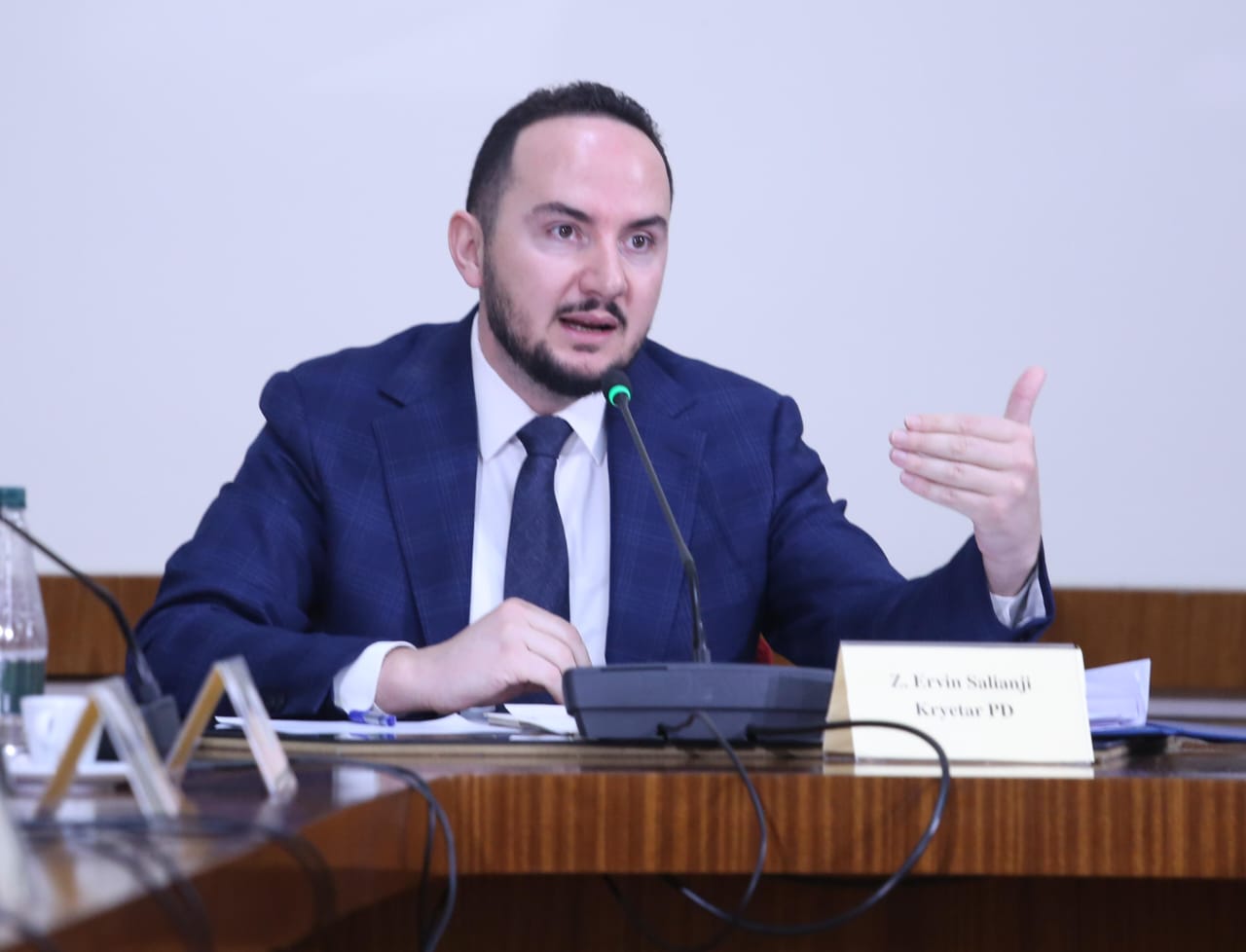 Salianji për vënien nën akuzë të drejtorit të IT