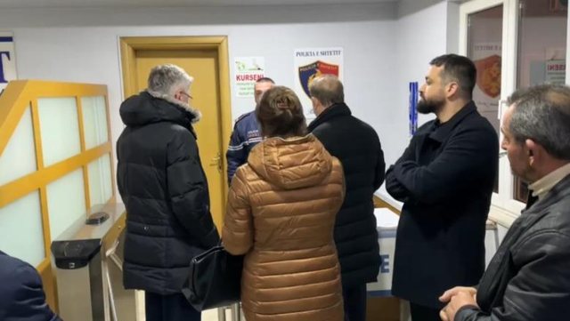 Incidente n&euml; Lezh&euml;/ Aktivist&euml;t, protest&euml; kund&euml;r ndotjes