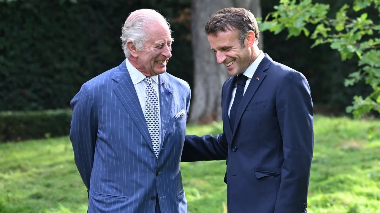 'Mos t&euml; ishim ne do flisnit fr&euml;ngjisht', Macron reagon pas