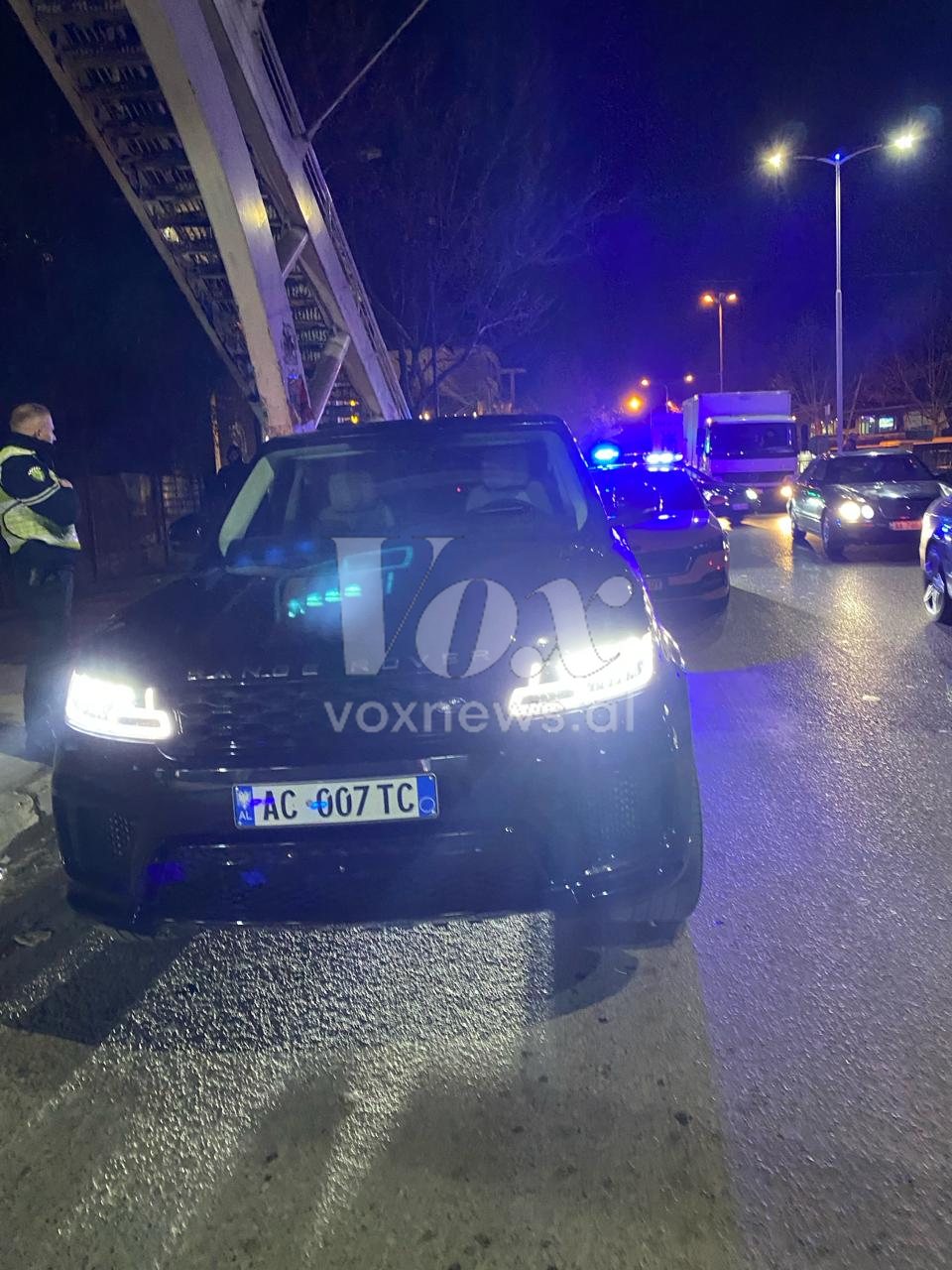 Vidhet "Range Rover"-i në mes të Tiranës, policia kap