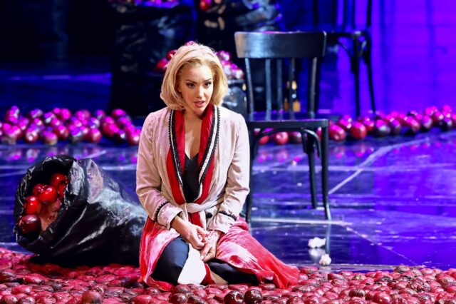 “Më shpëtuan opera dhe kuajt”, jeta si emigrante dhe