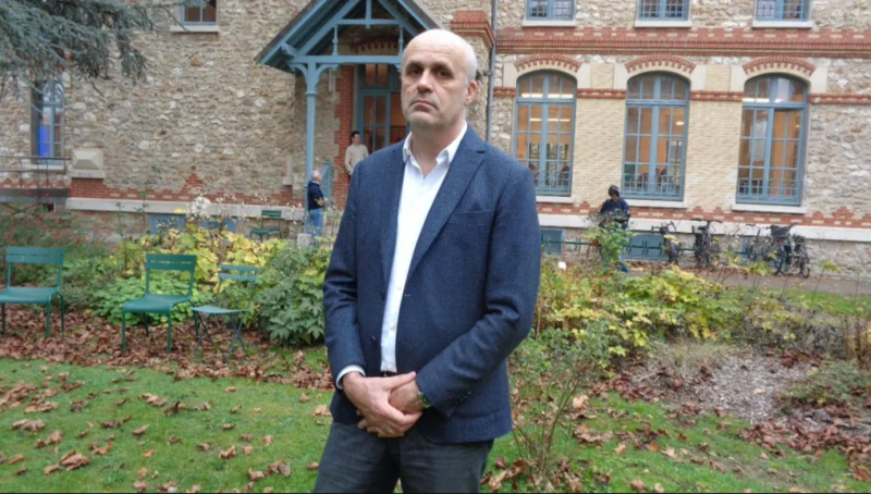 Brenda universitetit francez ku trajnohen spiunët