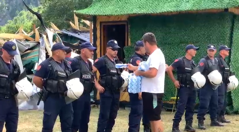 Turisti shqiptaro-britanik rrëfen ndërhyrjen pa paralajmërim
