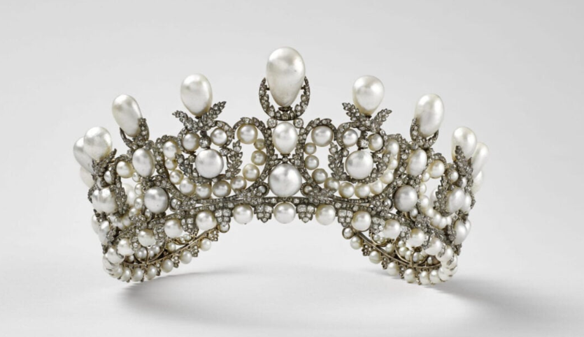 Ministria Franceze e Kulturës publikon listën e bizhuterive të