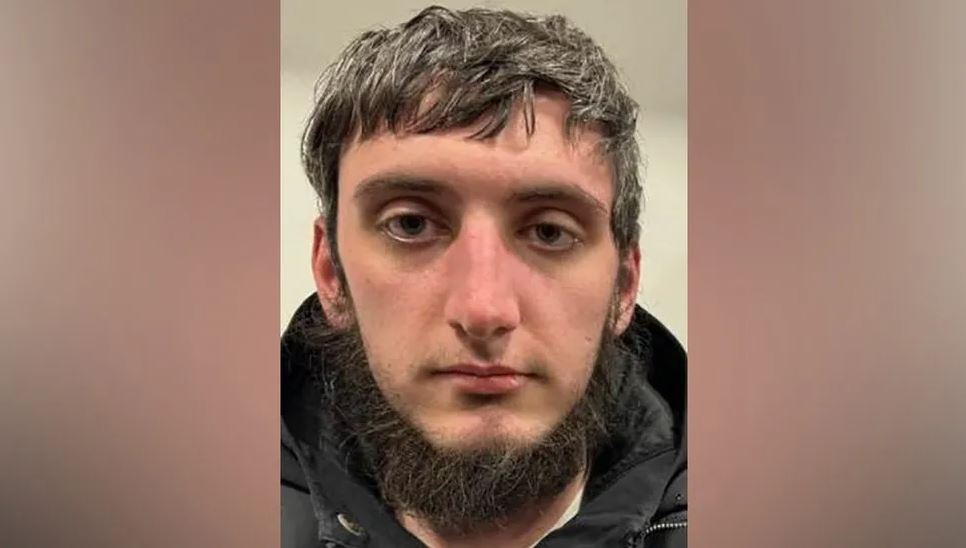 EMRI+ FOTO/ Shpallet në kërkim për vrasje shqiptari! Policia