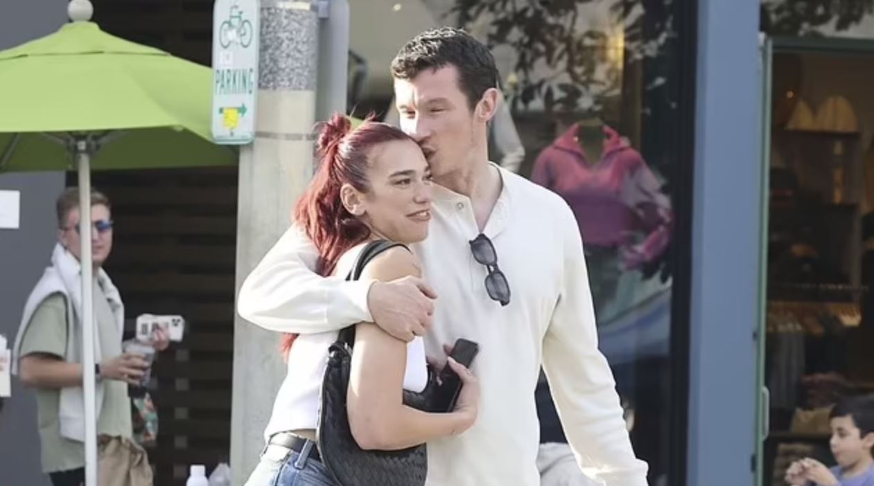Nuk fshihet! Dua Lipa prezanton të dashurin e ri